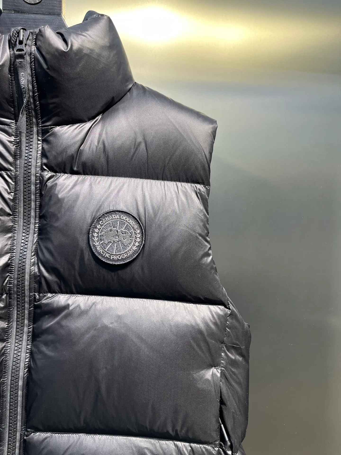 P540 🇨🇦Canada Goose""🇨🇦🌟 Canada Goose Puff Down Vest has always been recognized as the warmest down jacket. Various Instagram celebrities, Internet celebrities, and celebrities often wear it for street photos. I make Canada Goose every year, but I still can't get rid of my love for it. No matter how cold the days are, there is no need to be afraid, because there is! Filled with 90% white duck down, it is the legendary warmest down jacket and is known as a must-have for Arctic outdoor sports! The most popular down jacket in the world, celebrities are rushing to buy it, it is a must-have!  size：xs-xl